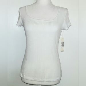 Cyrus Essentials, Short Sleeve, Stretchy Blouse, Size Small, White 💥NEW💥